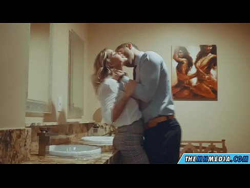 ❤️ Büyük memeli bir sarışın seni umumi tuvalette baştan çıkardığında ❤❌ Güzel porno tr.hentaiser.ru ❌️❤